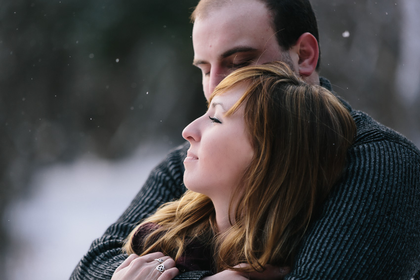 winter-engagement-green-lakes-5