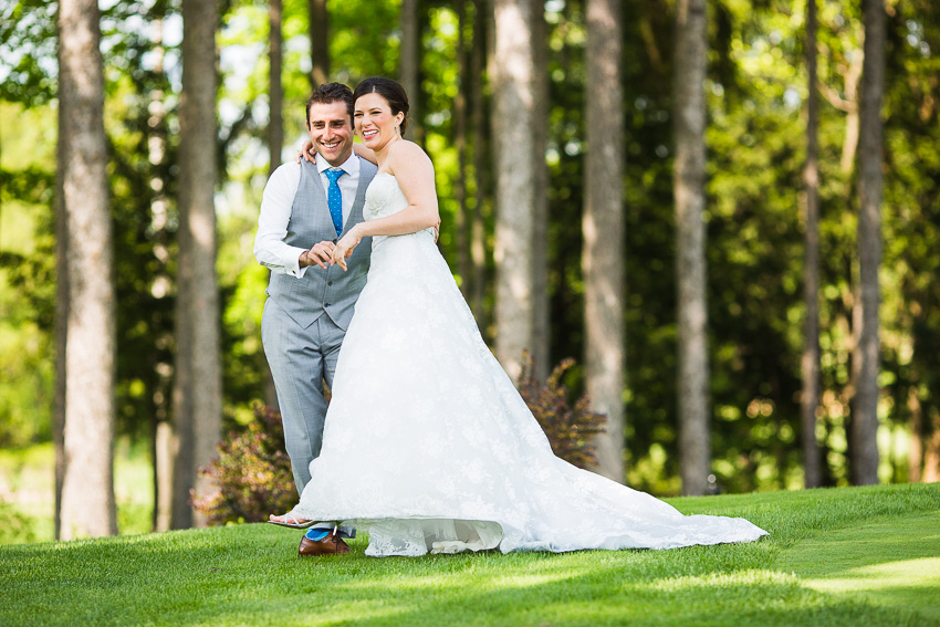 relaxed wedding photography at Turning Stone