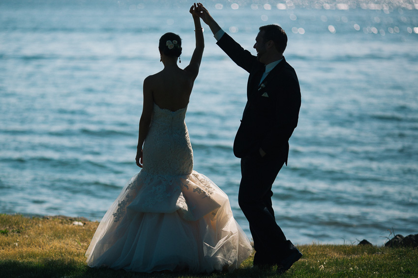 wedding photos on Cayuga Lake at Aurora Inn