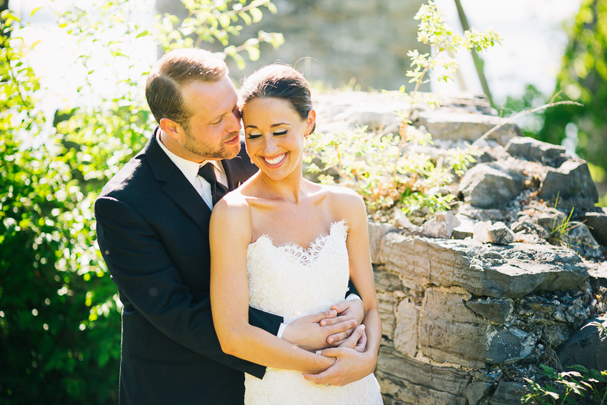 candid wedding photography at Aurora Inn