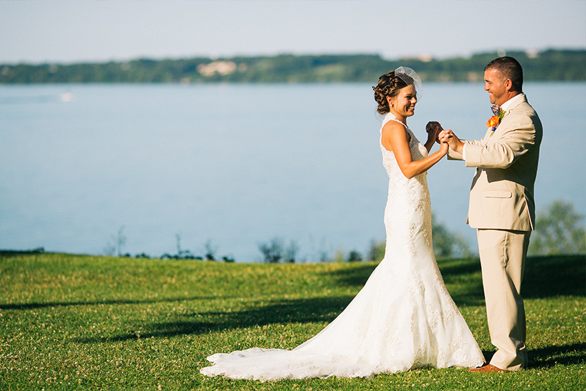 seneca lake wedding photos at belhurst castle