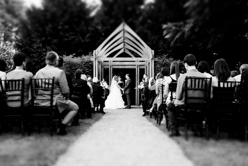 outdoor wedding ceremony at John Joseph Inn