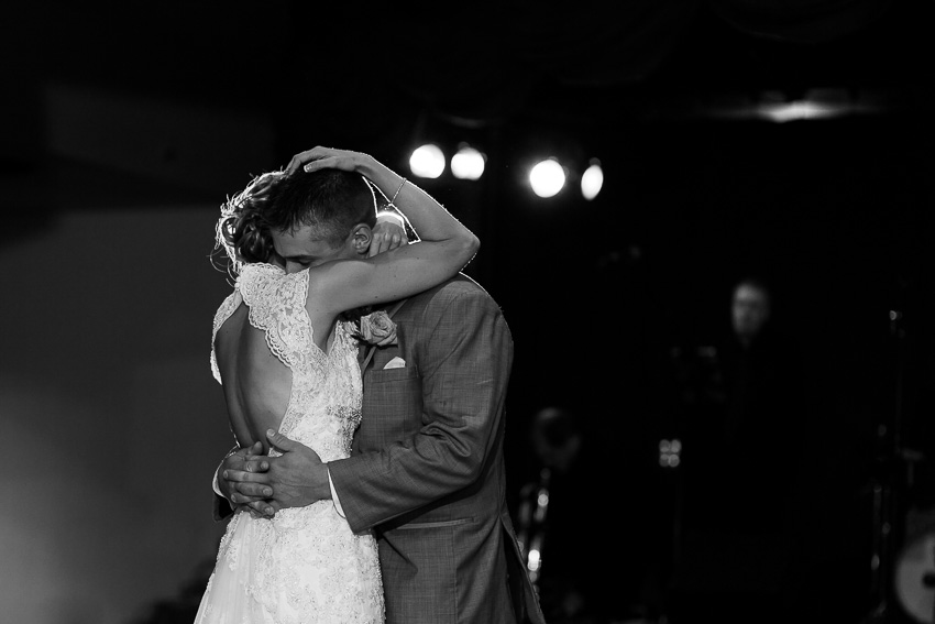 first dance at thousand islands wedding reception