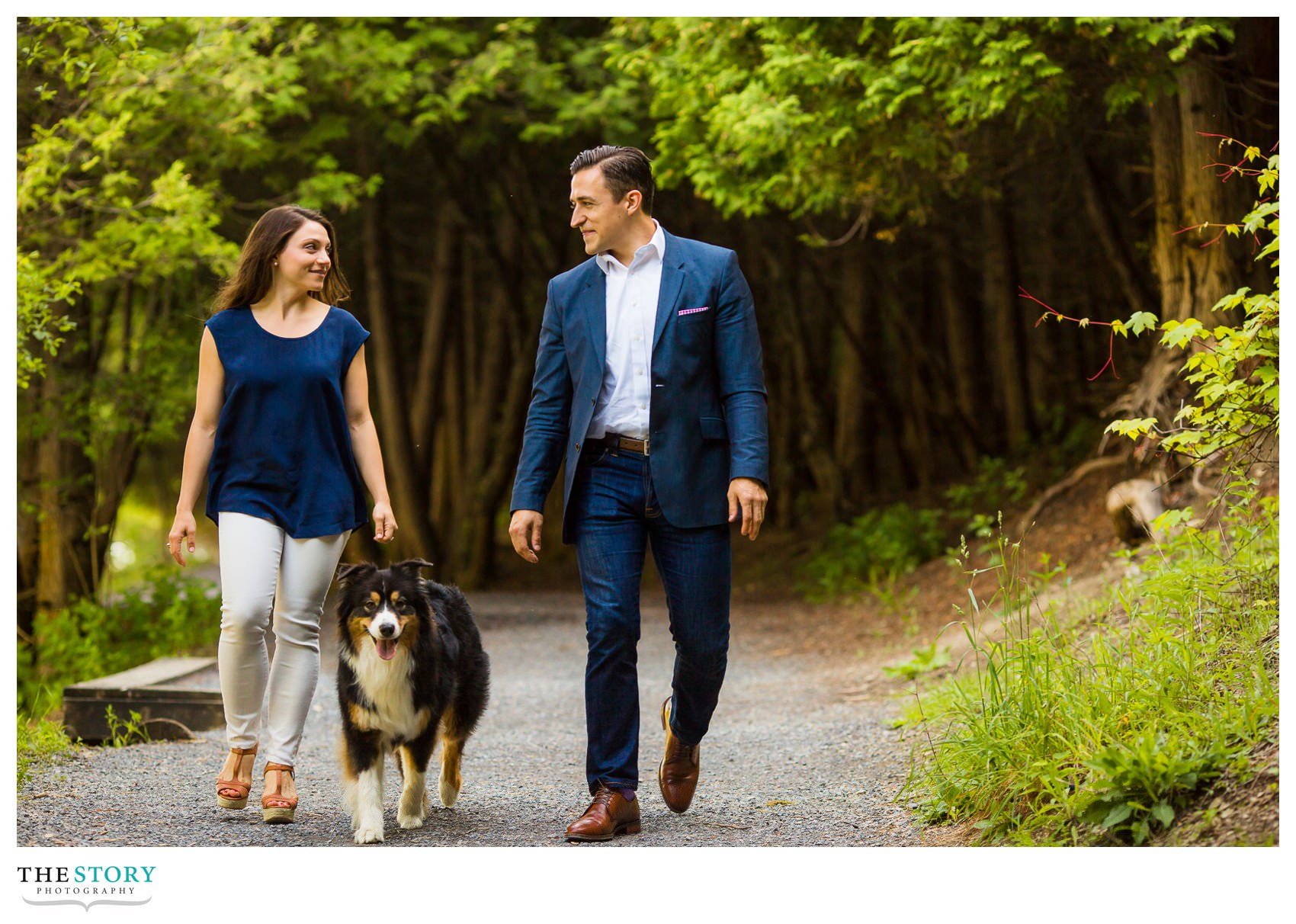 engagement photo with dog at green lakes state park