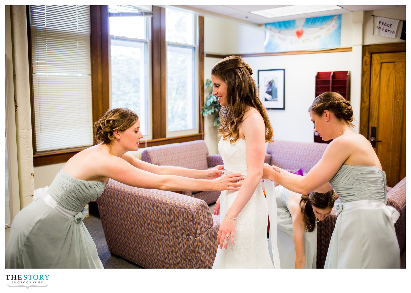 bride getting ready at Nazareth College Golisano Academic Center