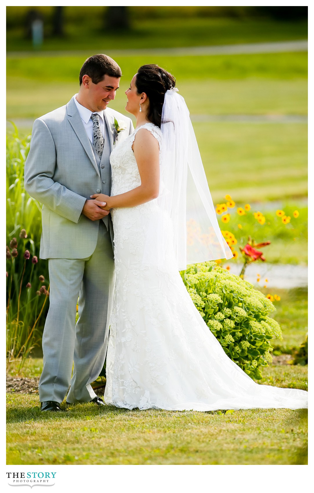 wedding photography at Anyela's Vineyards in Skaneateles