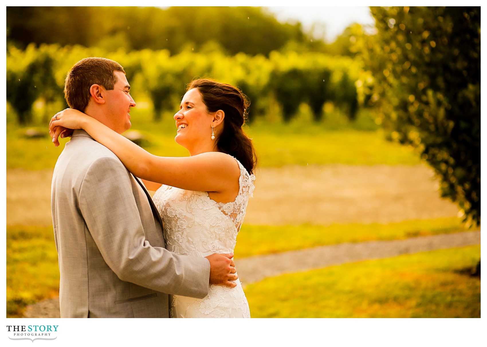 sunset wedding photos at Anyela's Vineyards