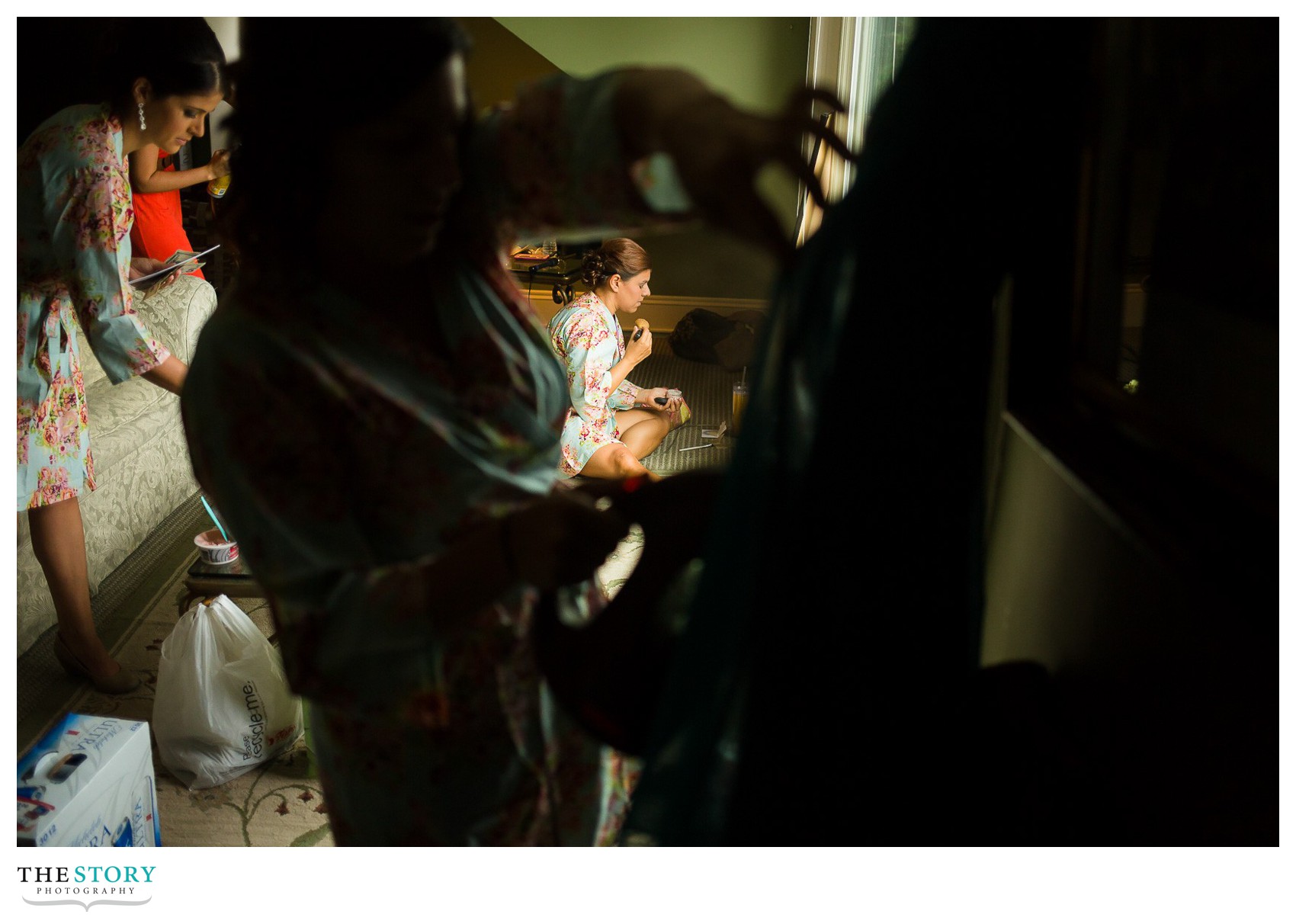 bridesmaids getting ready at brewster inn