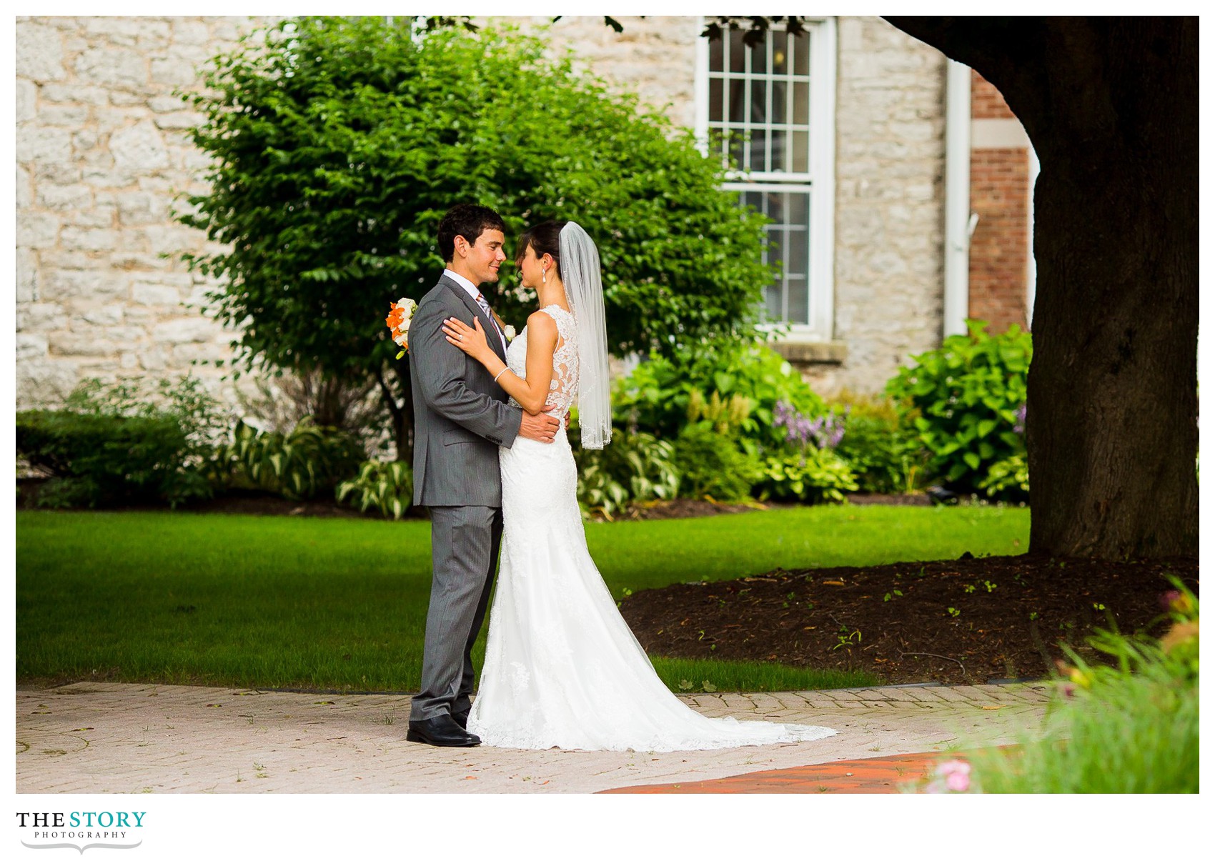 wedding photos at cazenovia college