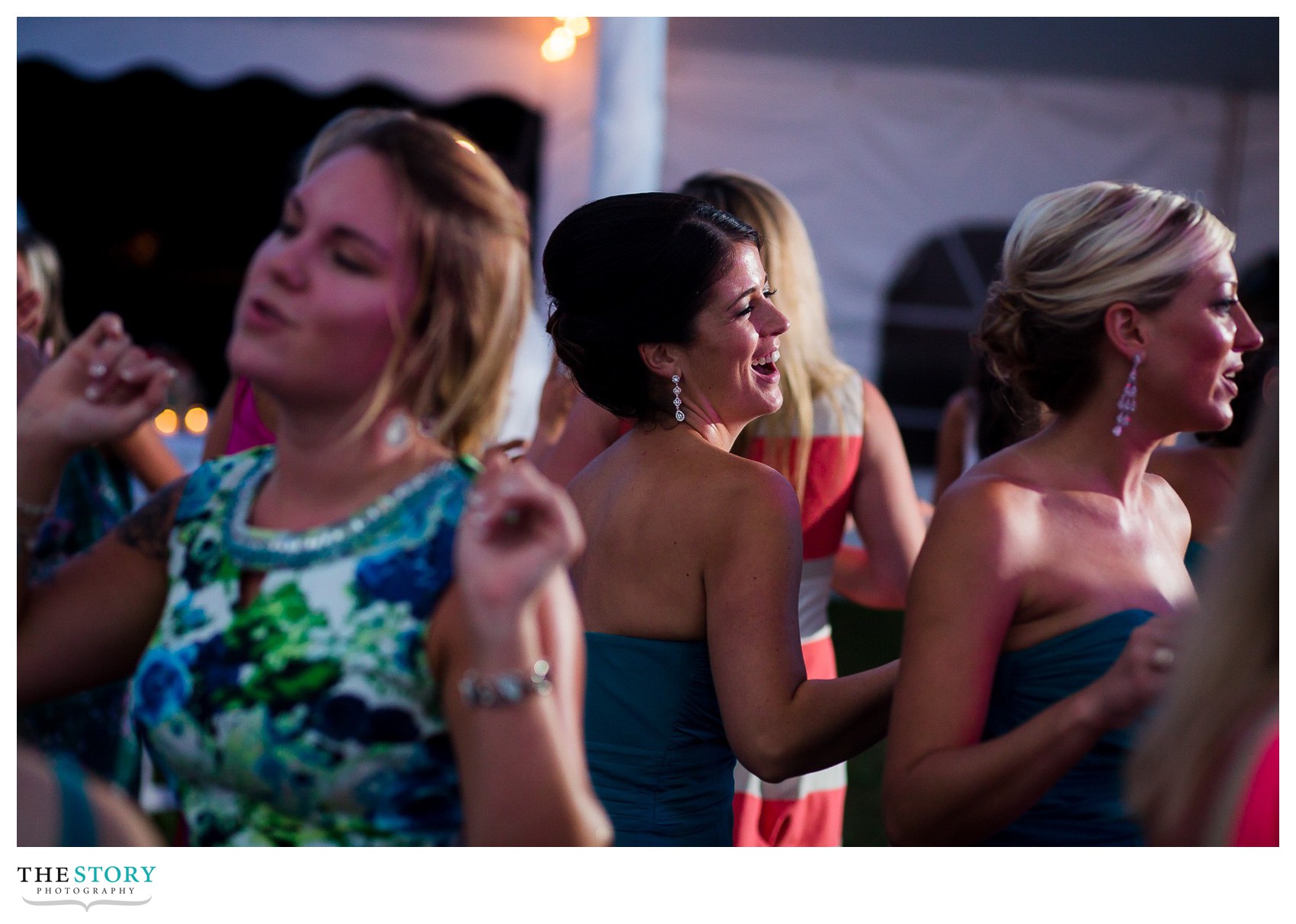 dancing at cazenovia wedding reception