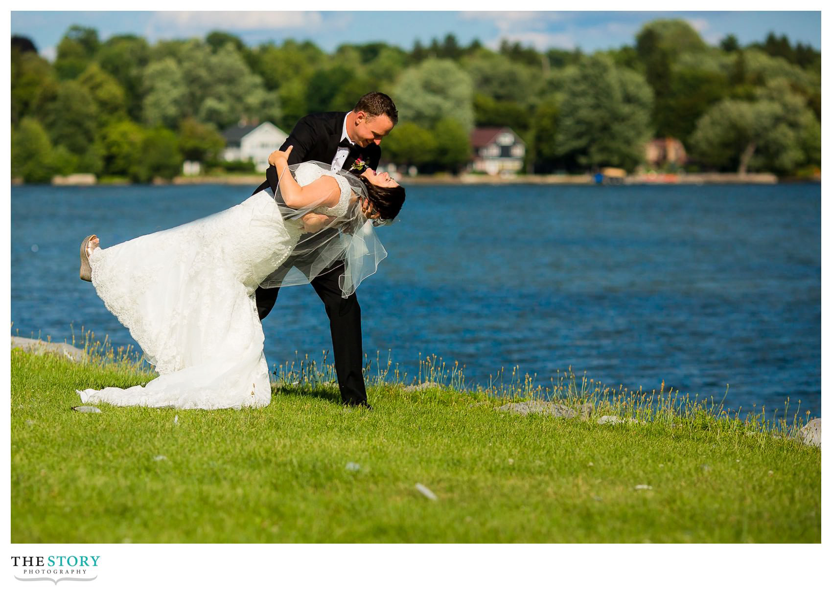 wedding photos on owasco lake at Emerson Park