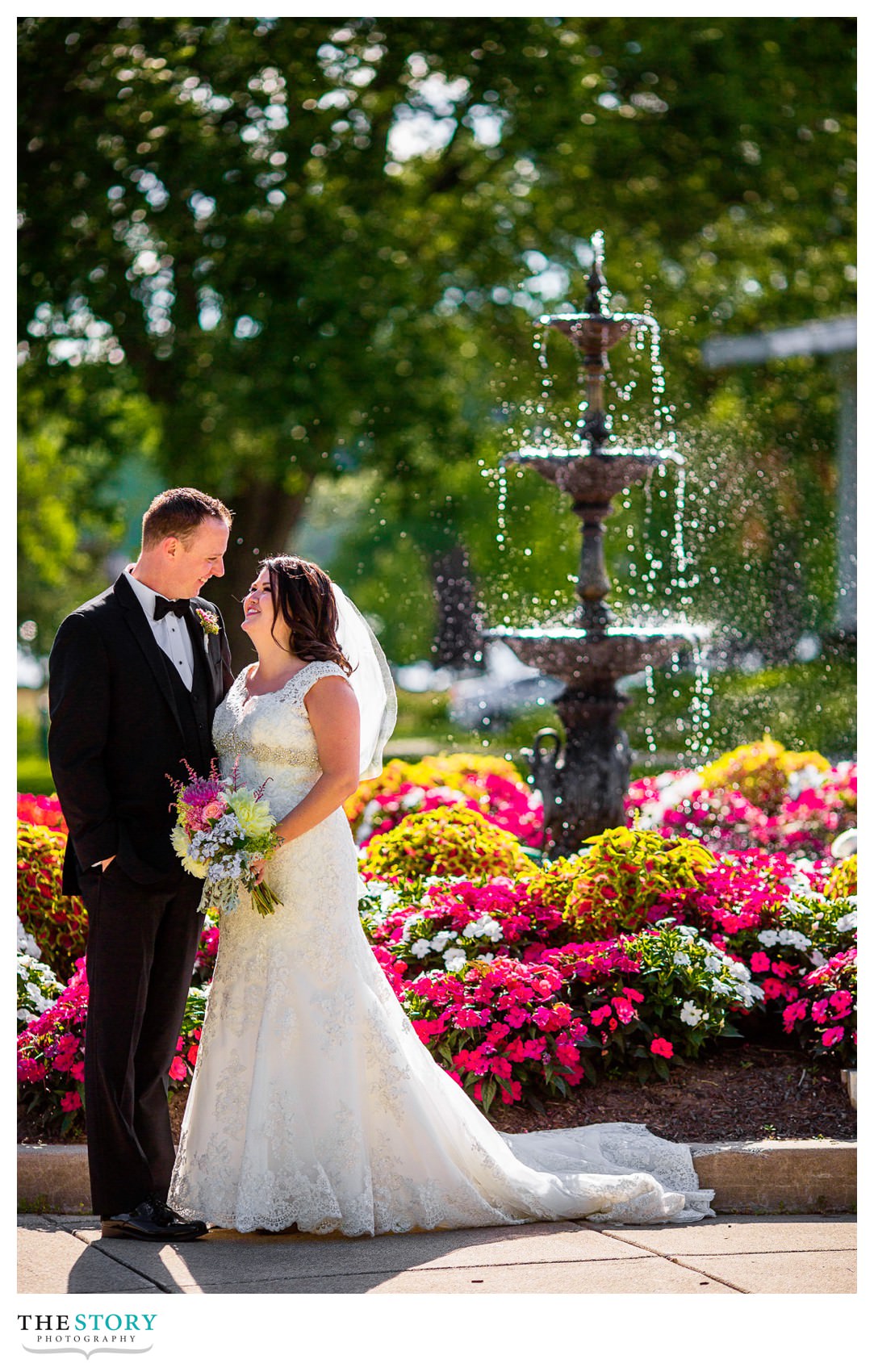 wedding photos at emerson park pavilion 