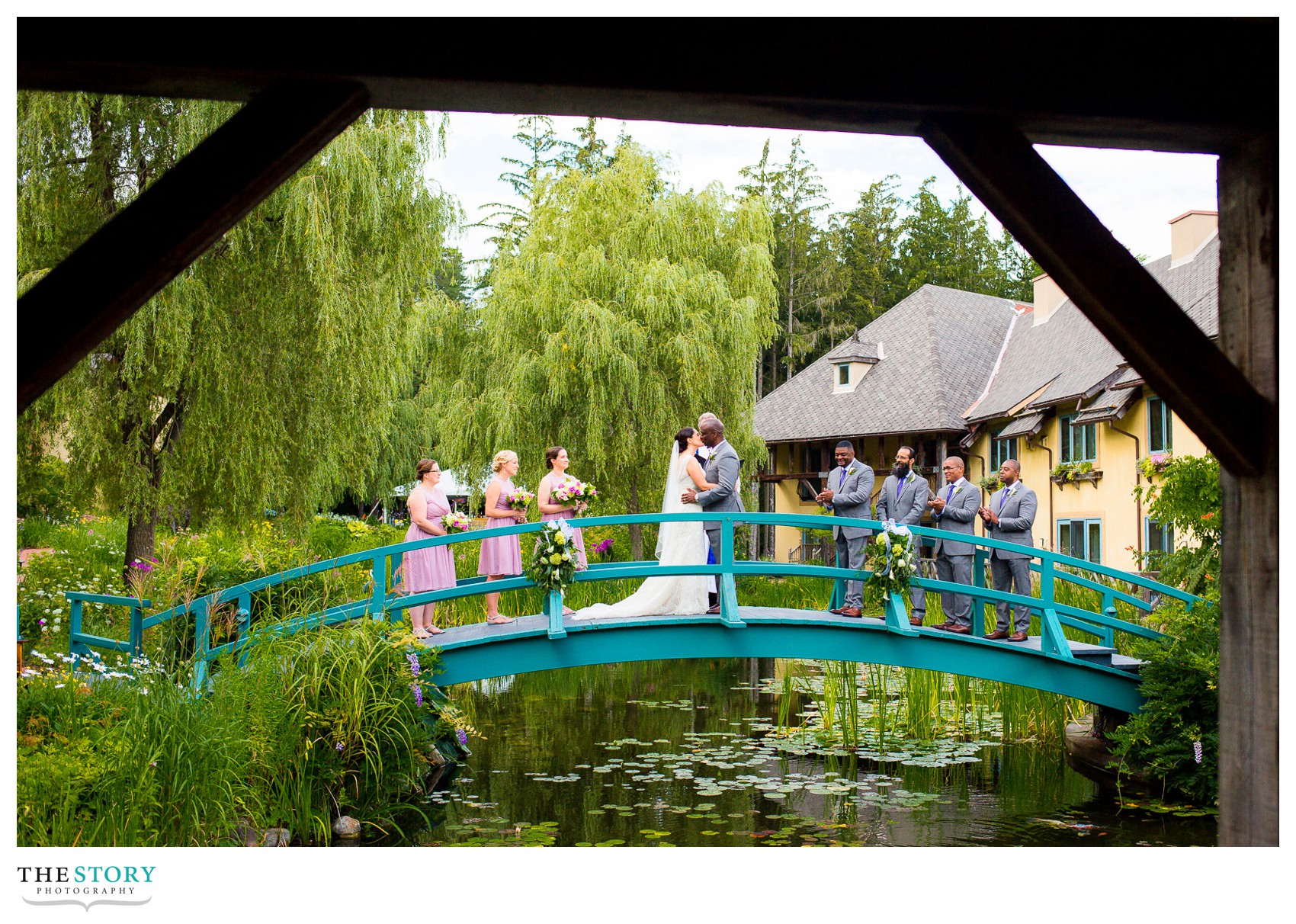 outdoor wedding ceremony at Mirbeau Inn & Spa