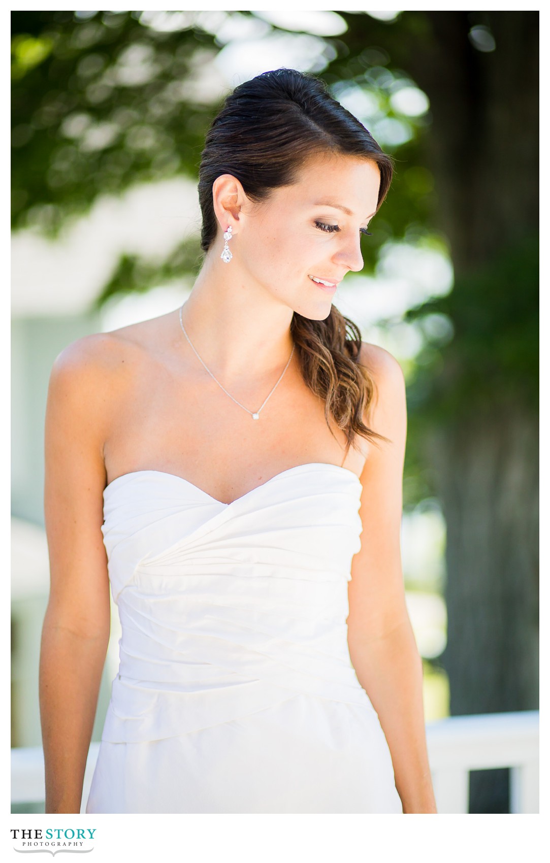 bride portrait in Oscar De La Renta dress for Wellesley Island wedding ceremony