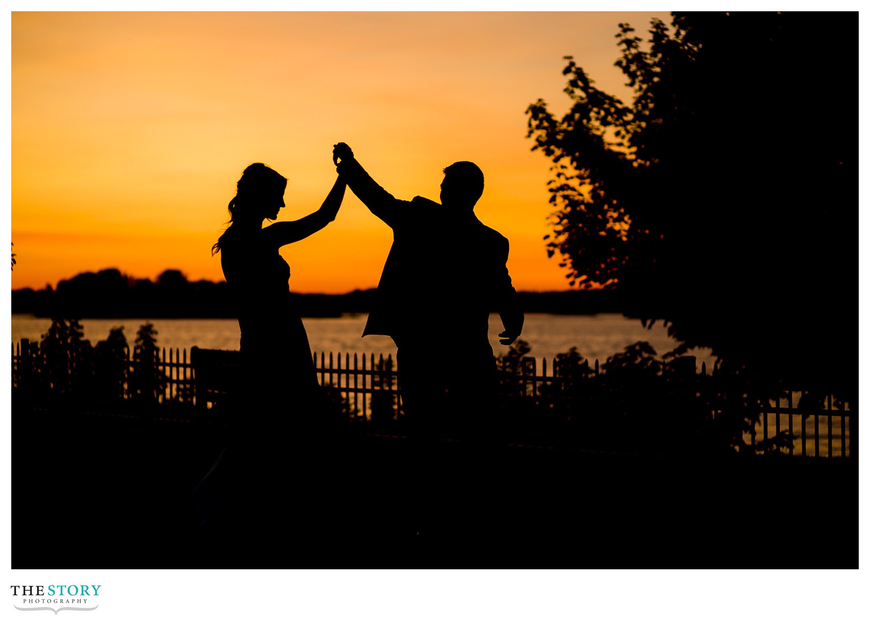 sunset wedding photos at 1000 Islands Harbor Hotel