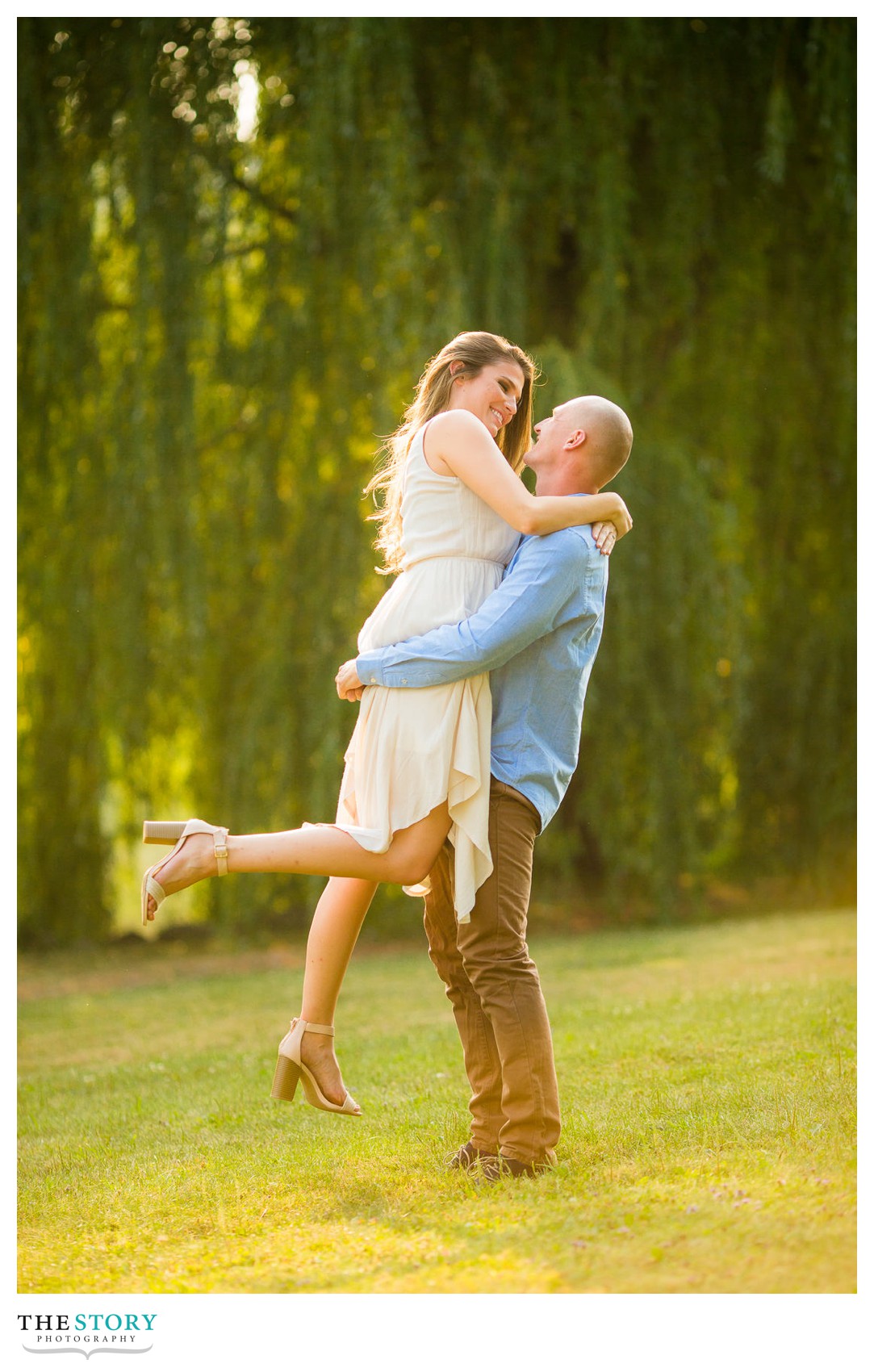 modern engagement photos at upper onondaga park in Syracuse