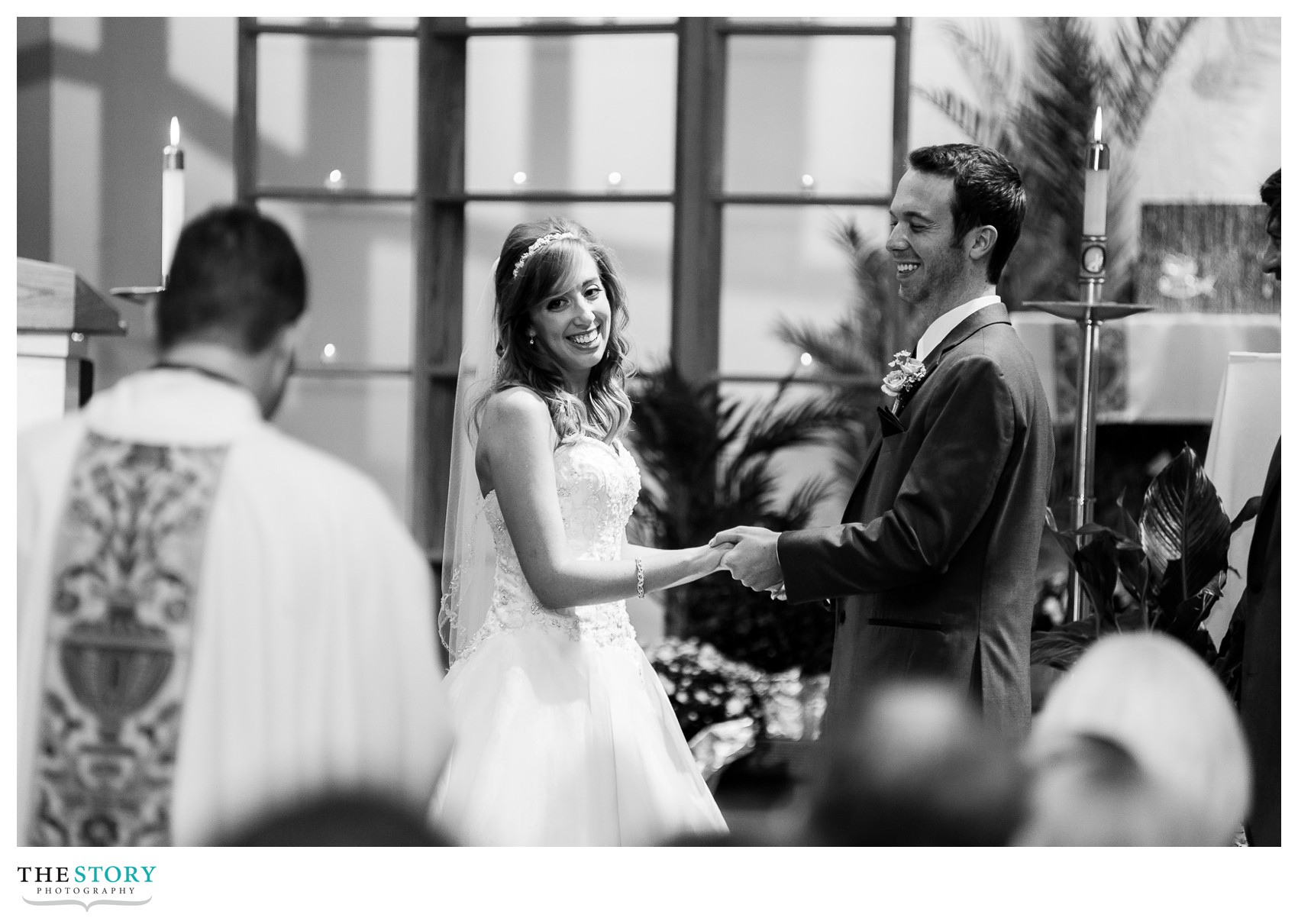 fun moment at St. Ann's Church wedding in Manlius