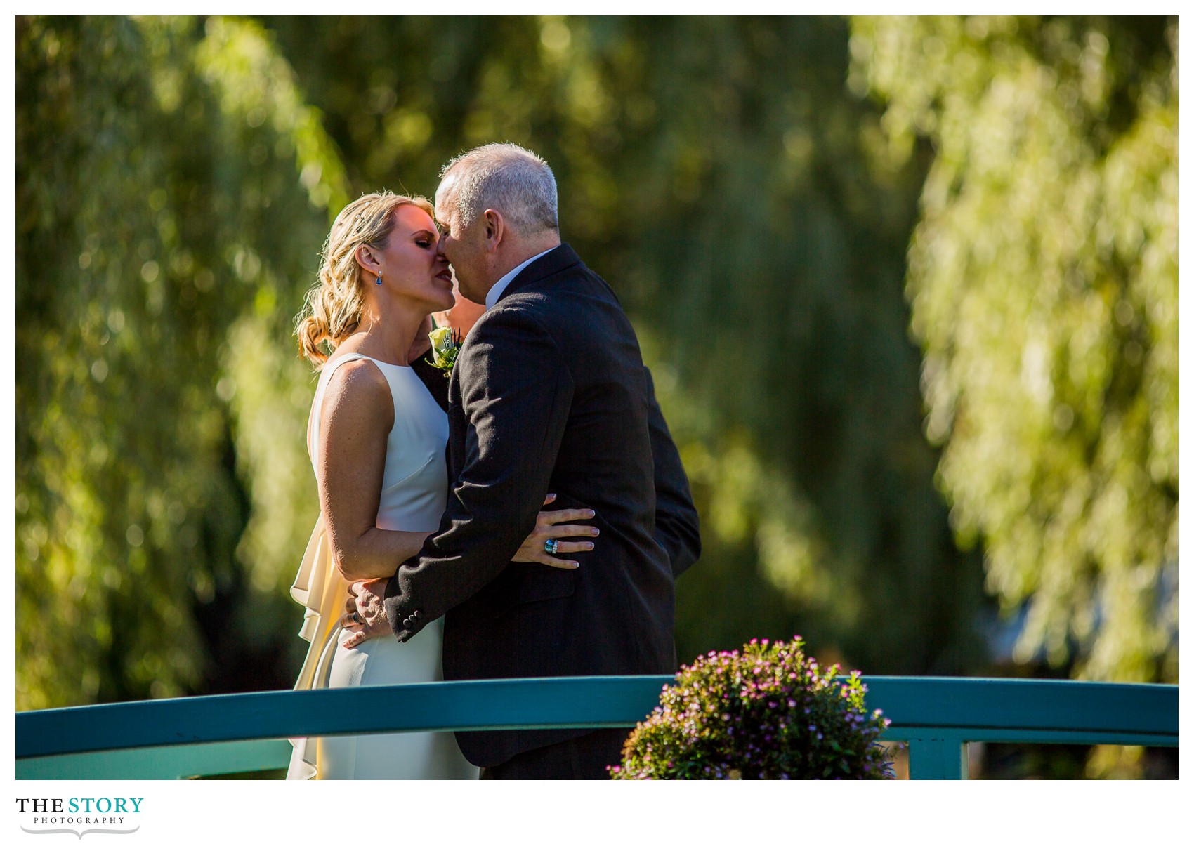 outdoor wedding ceremony at mirbeau