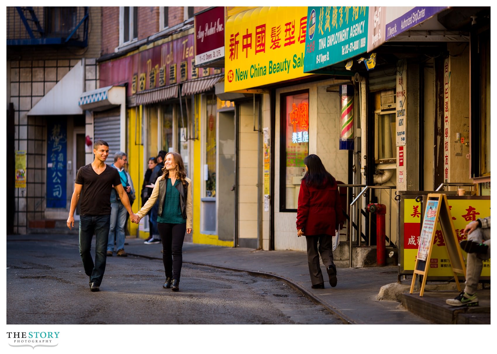 NYC engagement photos in Chinatown