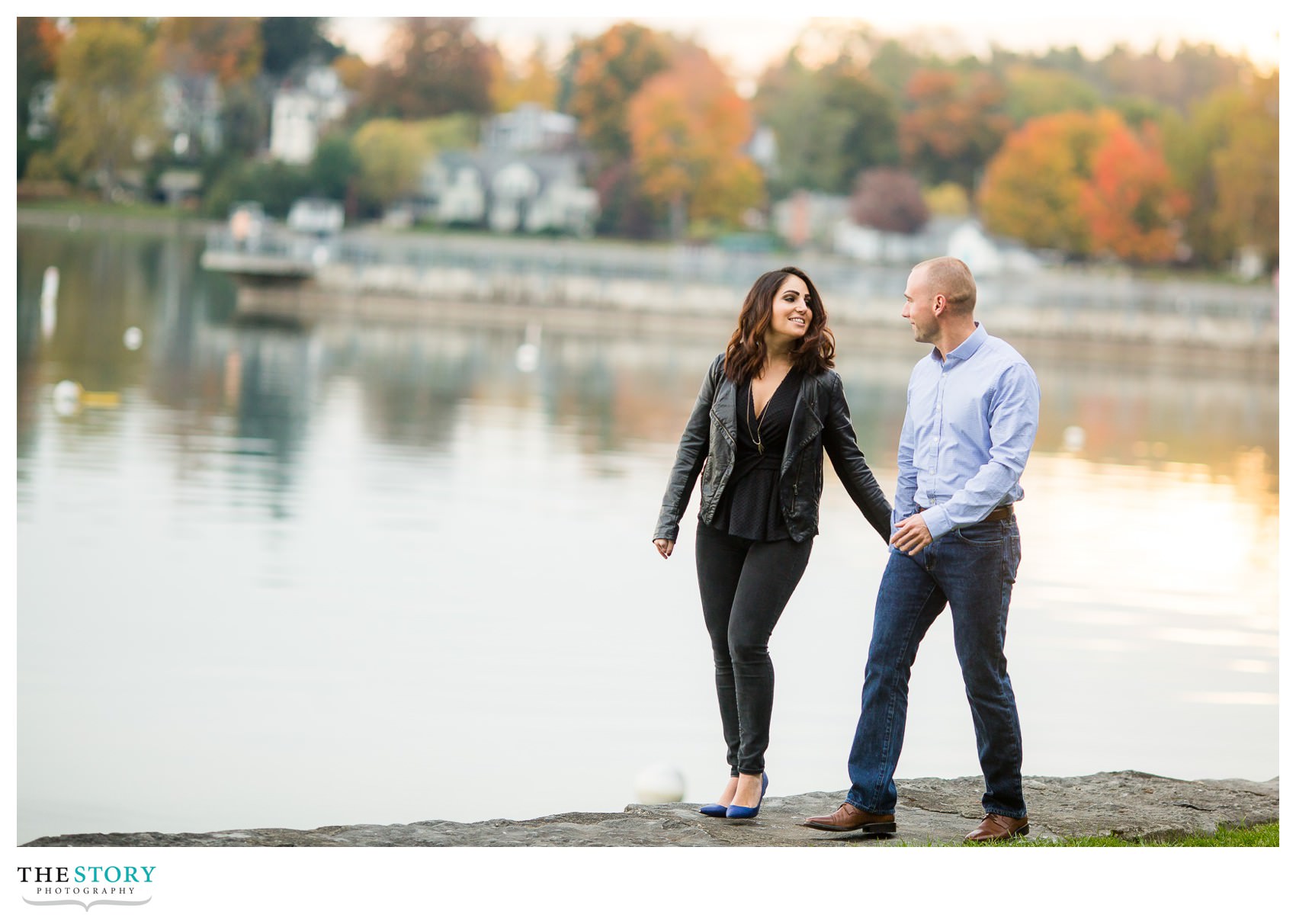 Skaneateles-Fall-Engagement-Photos-1