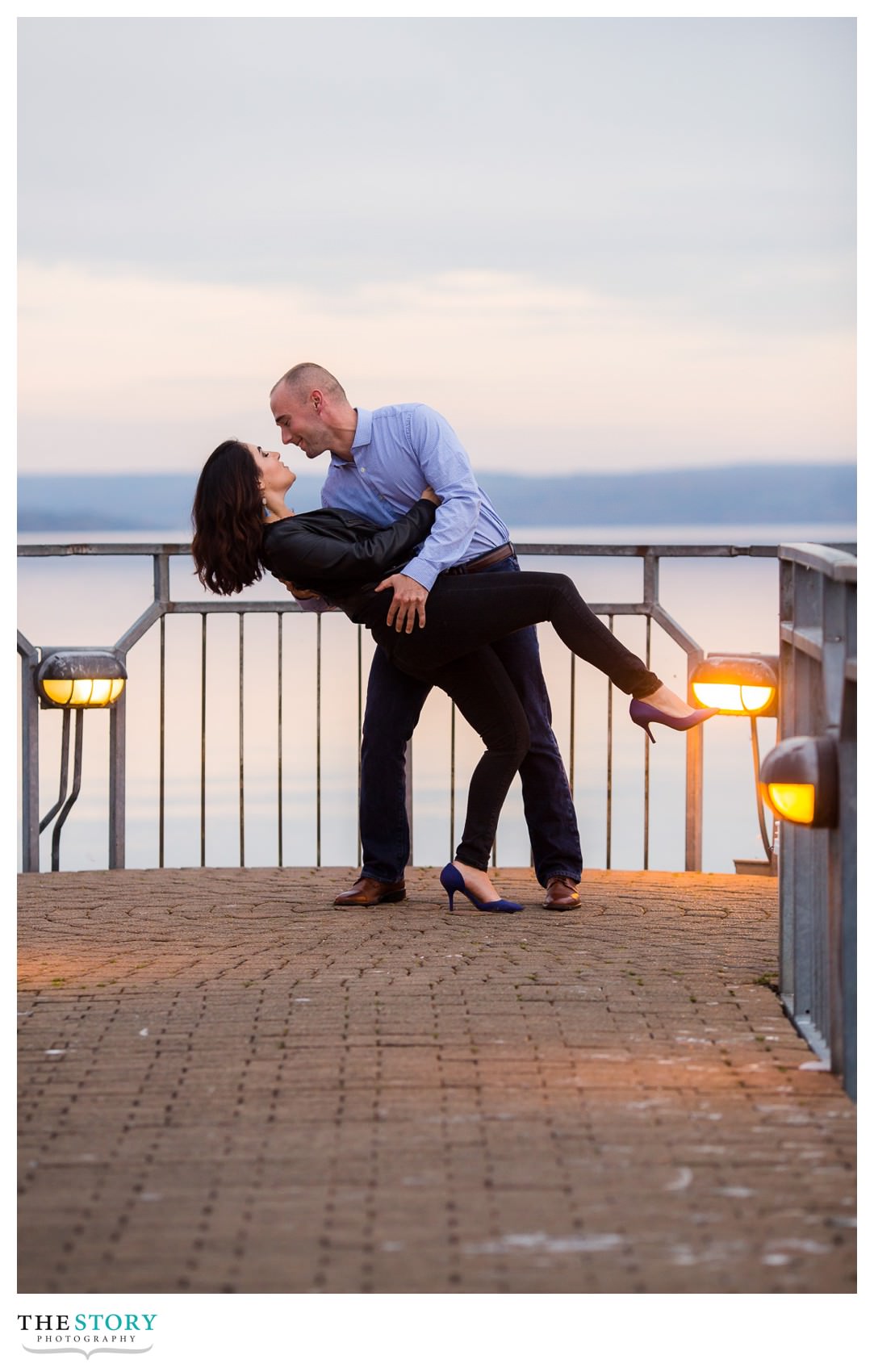 Skaneateles-Fall-Engagement-Photos-9