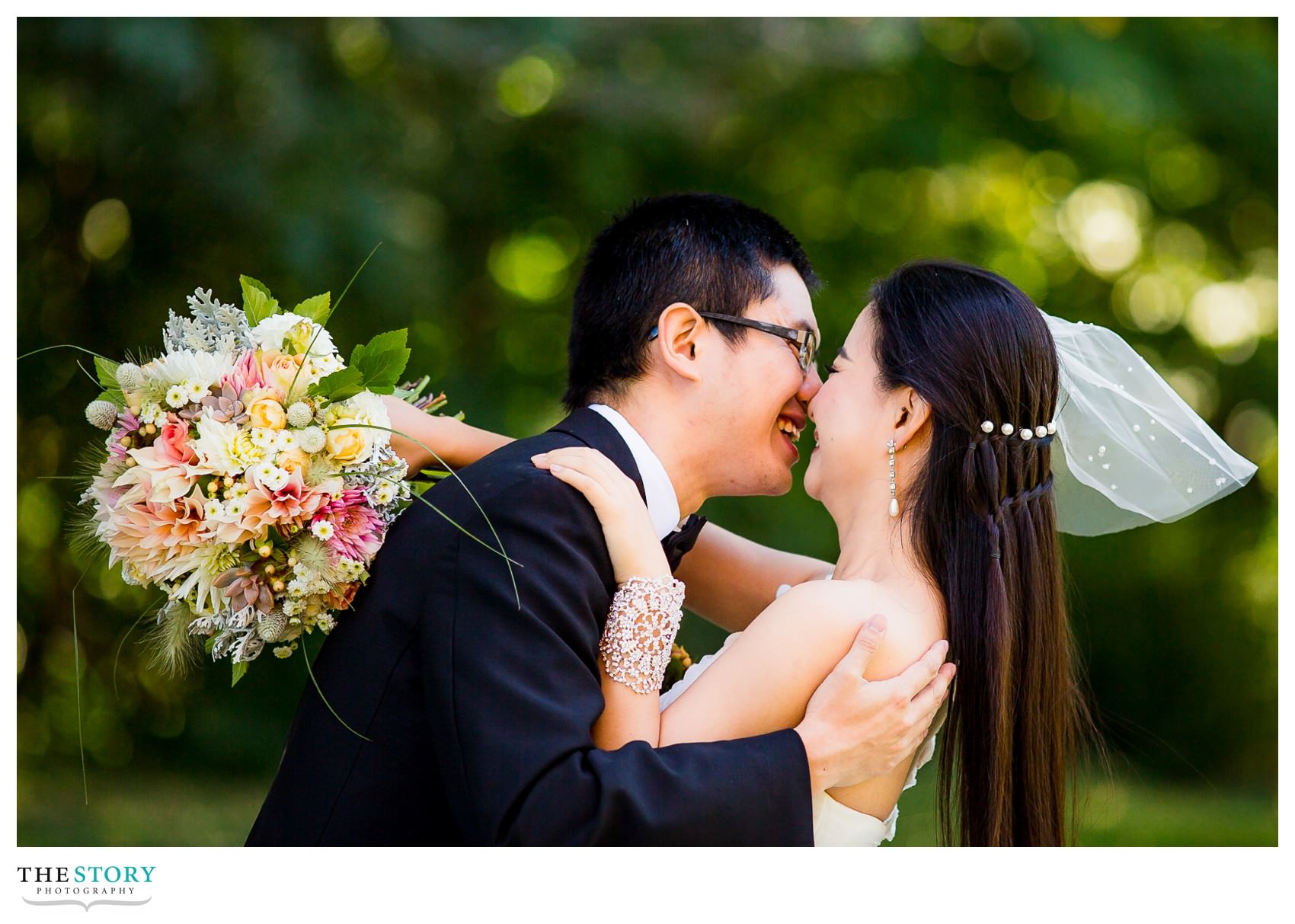 candid wedding photography at Cornell