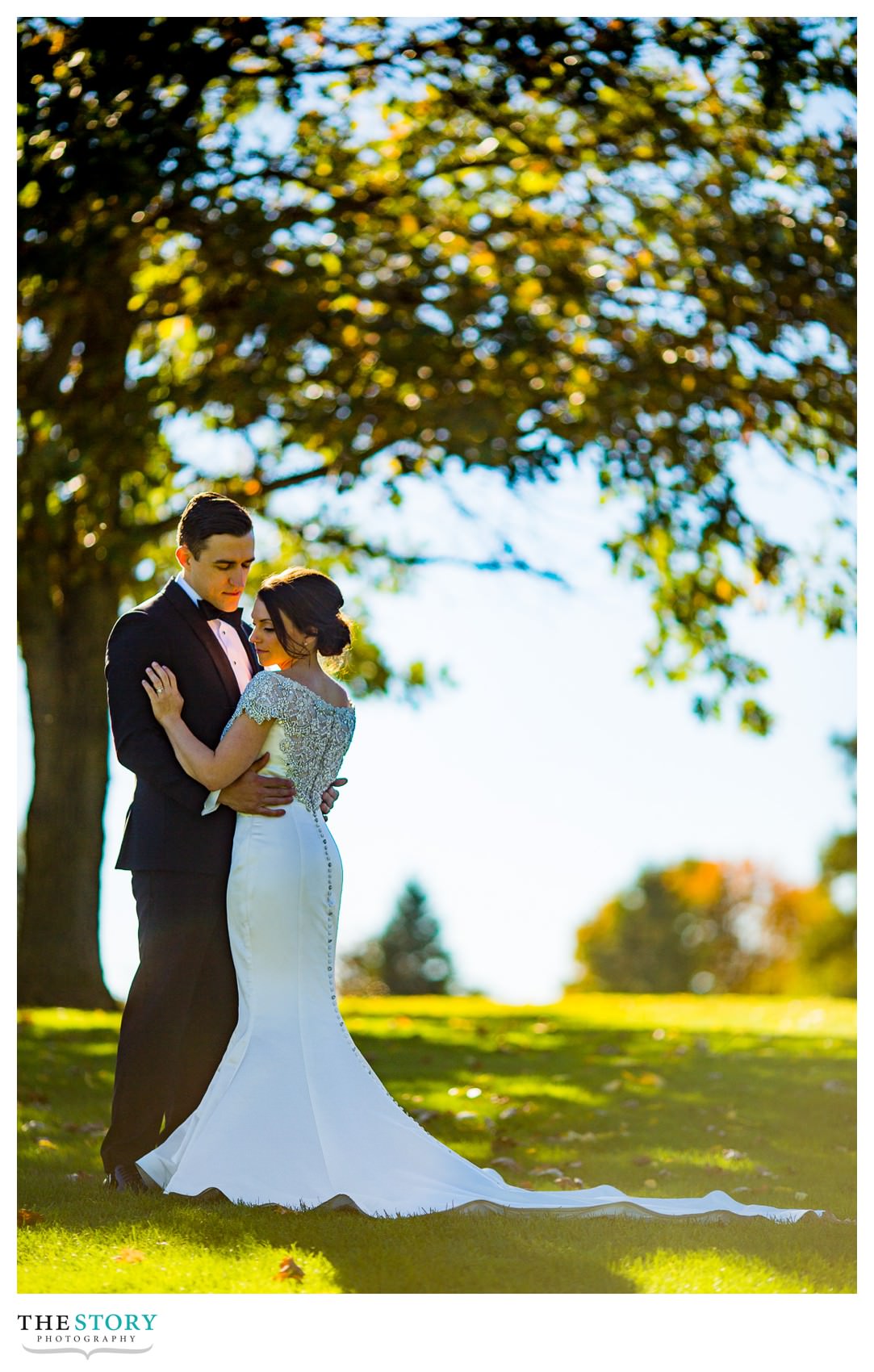 wedding photos at Onondaga Country Club golf course