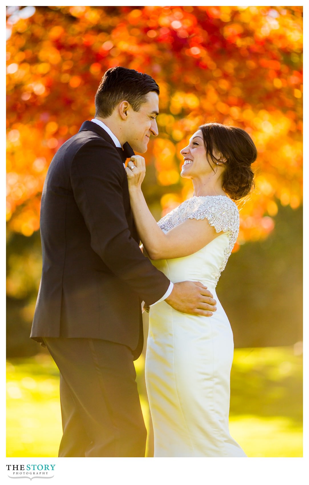 wedding photos with fall foliage on Onondaga Country Club golf course