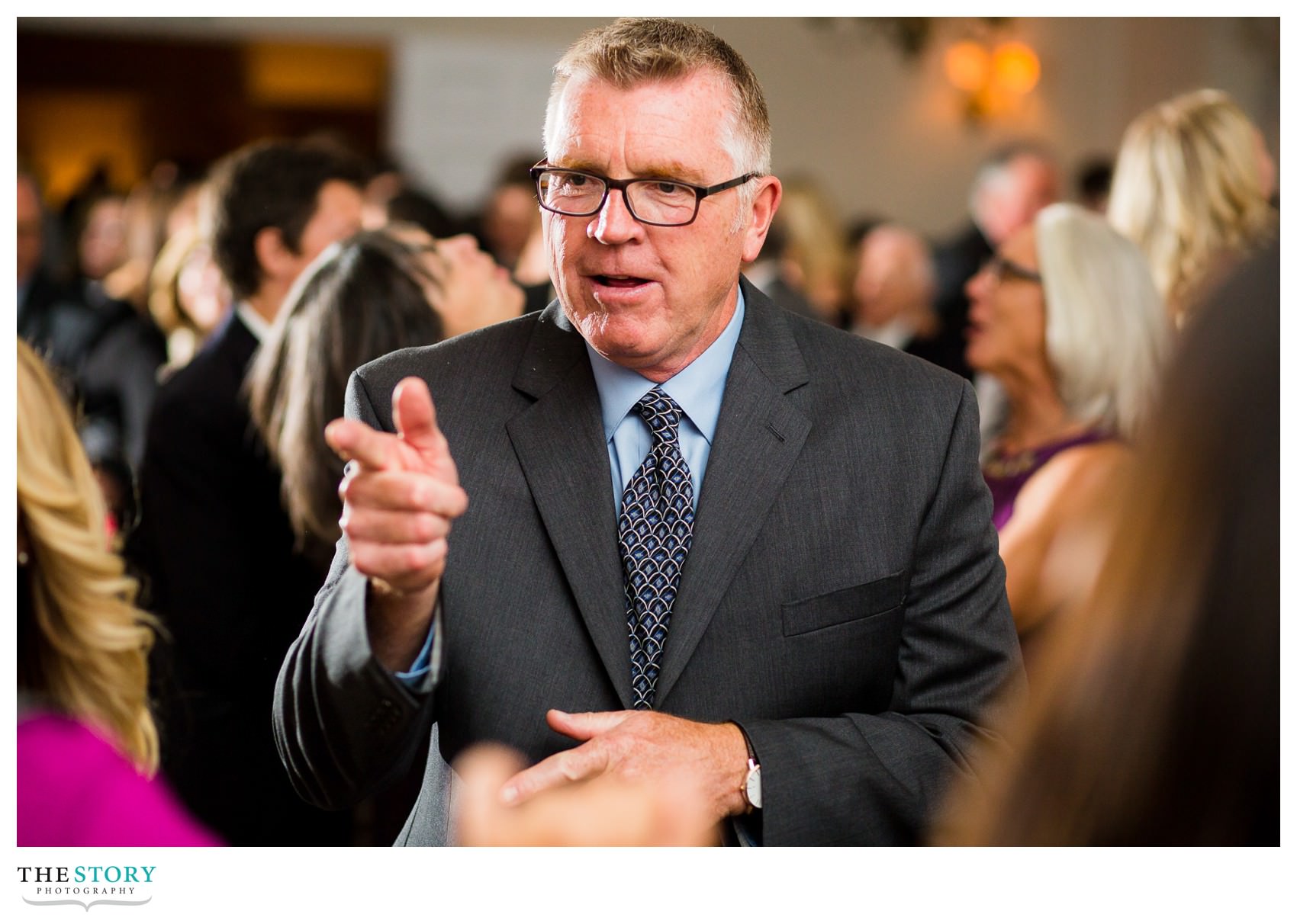 wedding guest having fun at Onondaga Country Club wedding reception