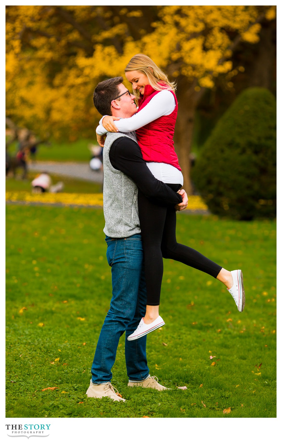 Boston Public Garden engagement photos