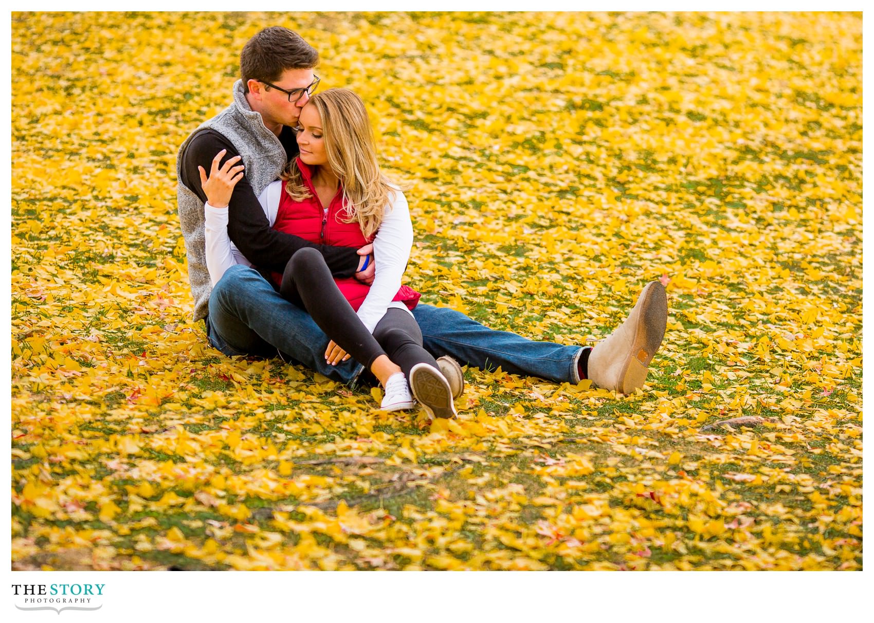 fall engagement photos in Boston Public Garden