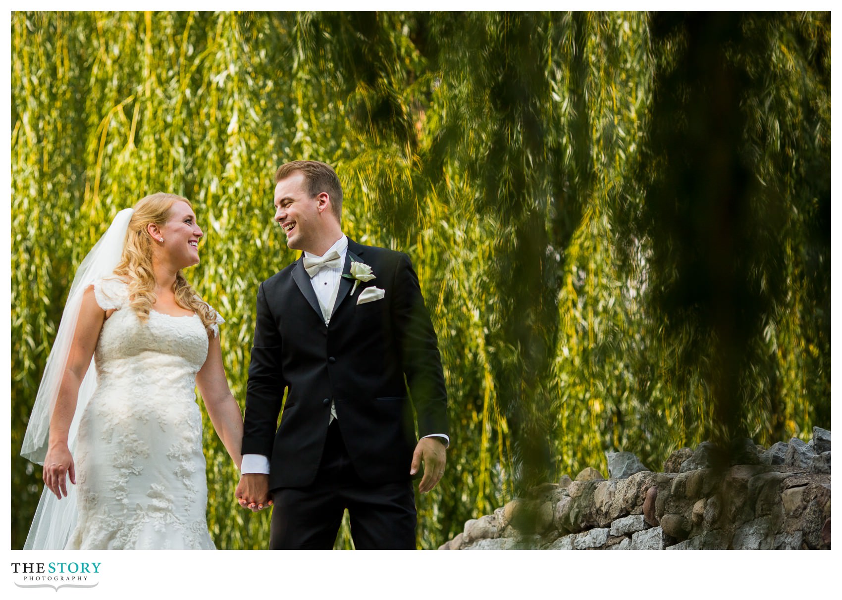 wedding photos at Upper Onondaga Park