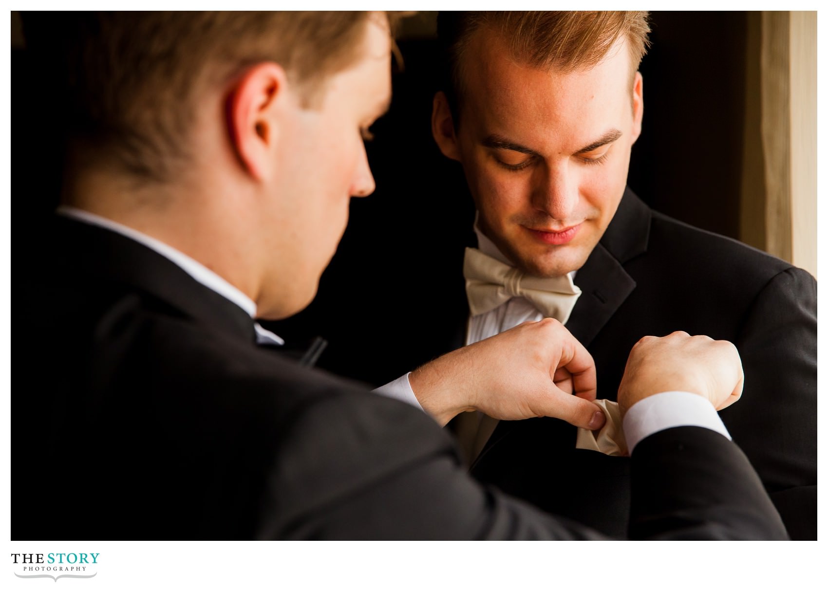 groom getting ready at Syracuse Jefferson Clinton Hotel