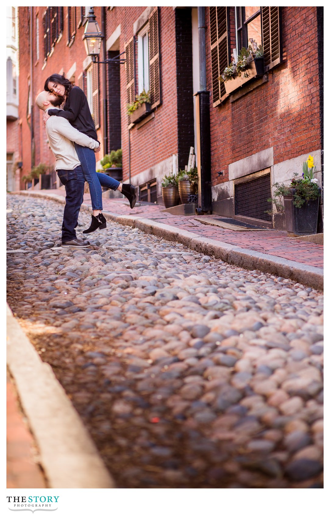 Boton Beacon Hill engagement photo on Acorn Street