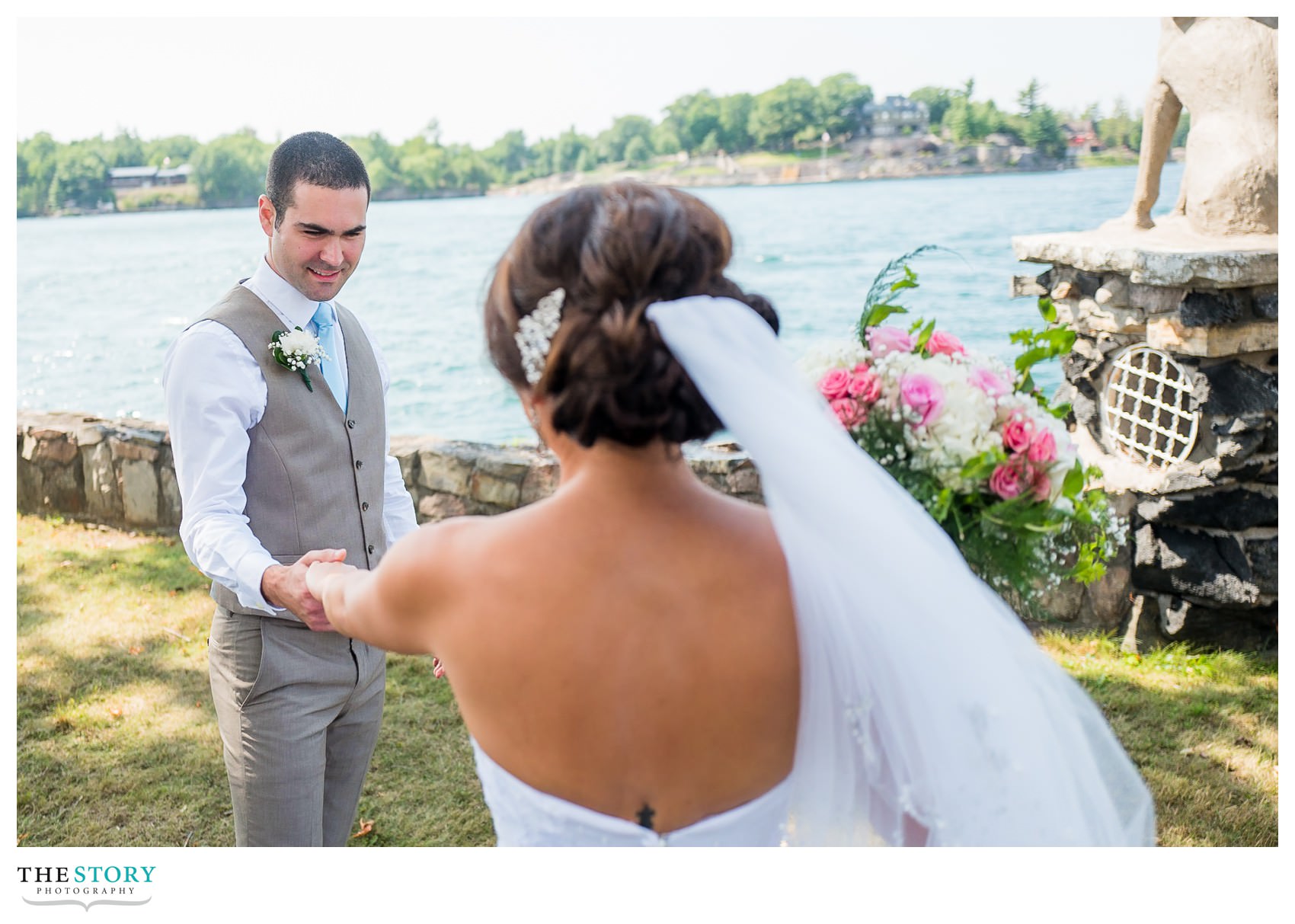 groom sees bride for the first time on the wedding day at casa blanca