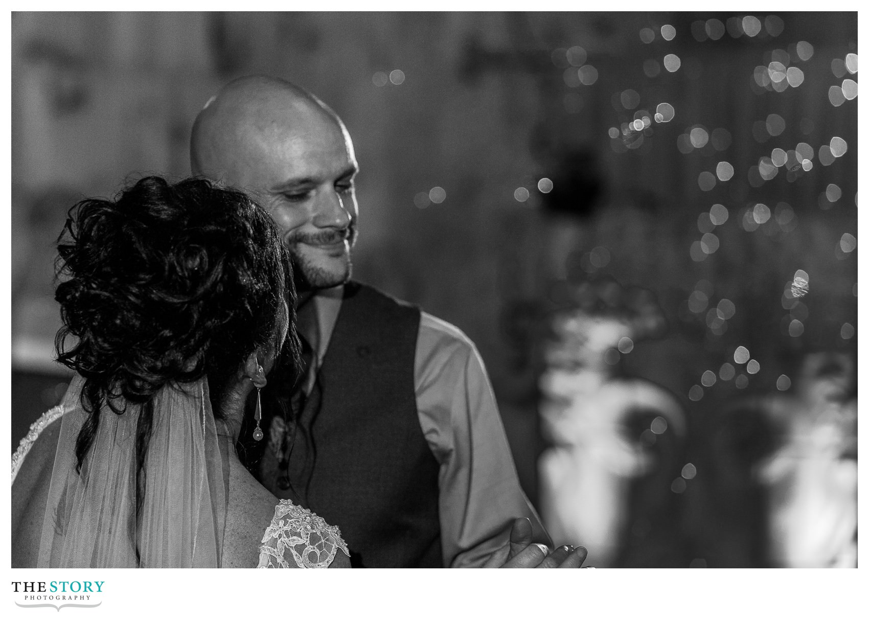 first dance at New Park wedding reception