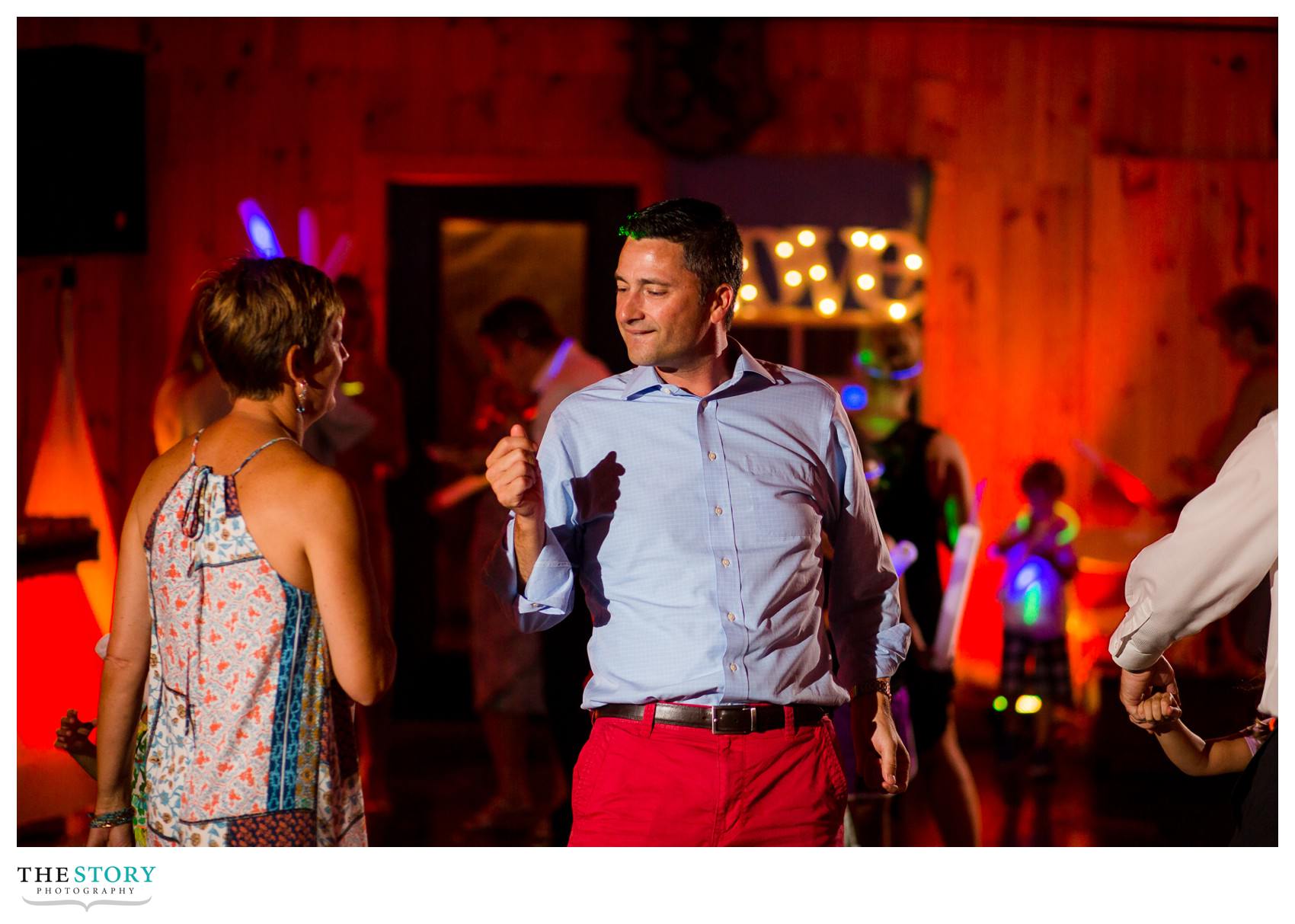 guests dancing at Ithaca wedding reception at New Park