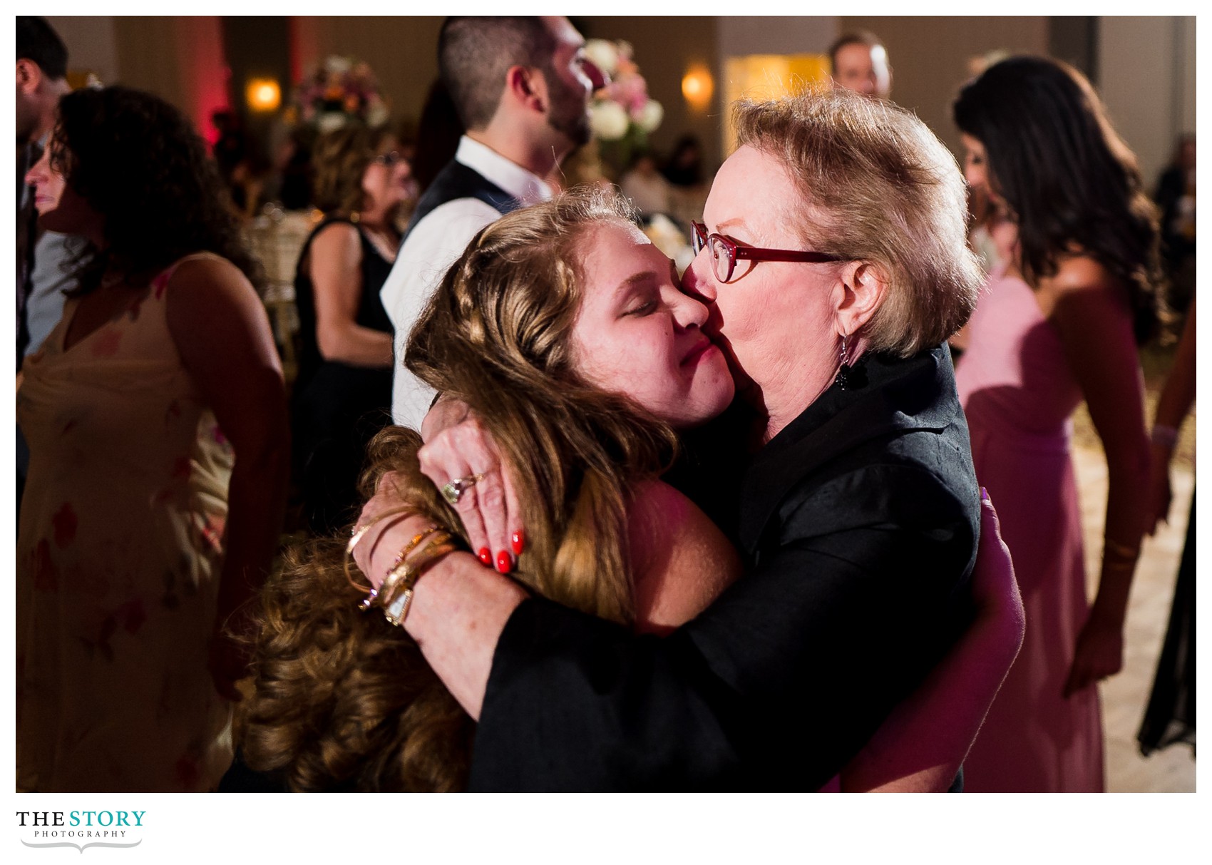 candid wedding photography in the Finger Lakes