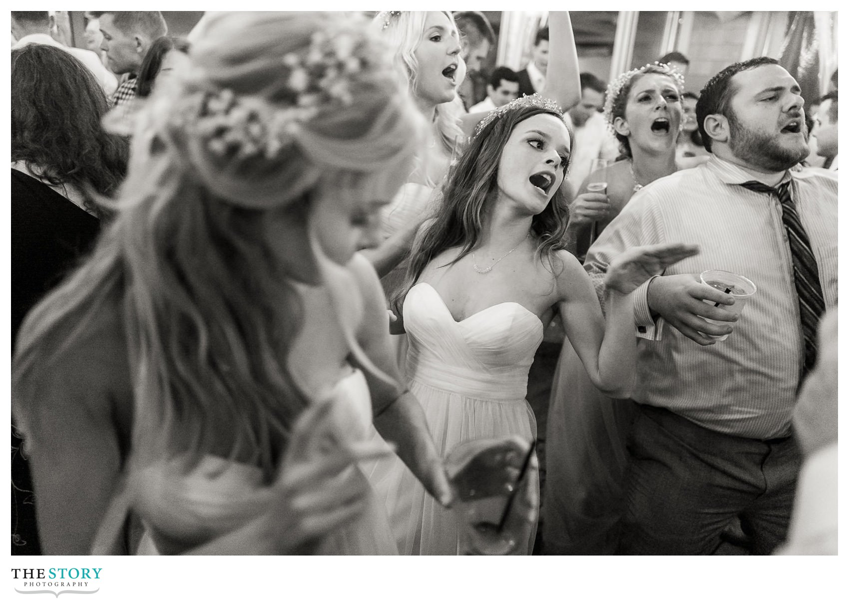 candid and natural Cape Cod wedding photography