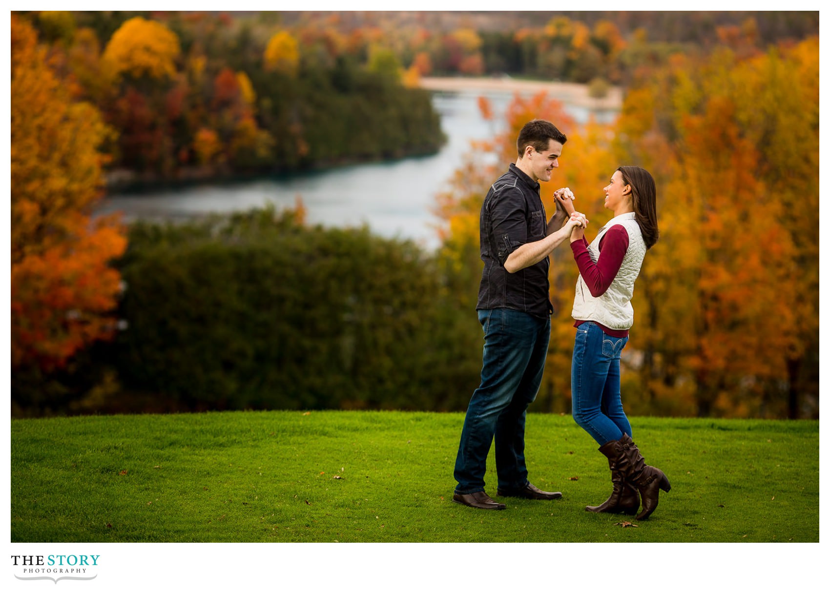 fall-engagement-photos-syracuse-7