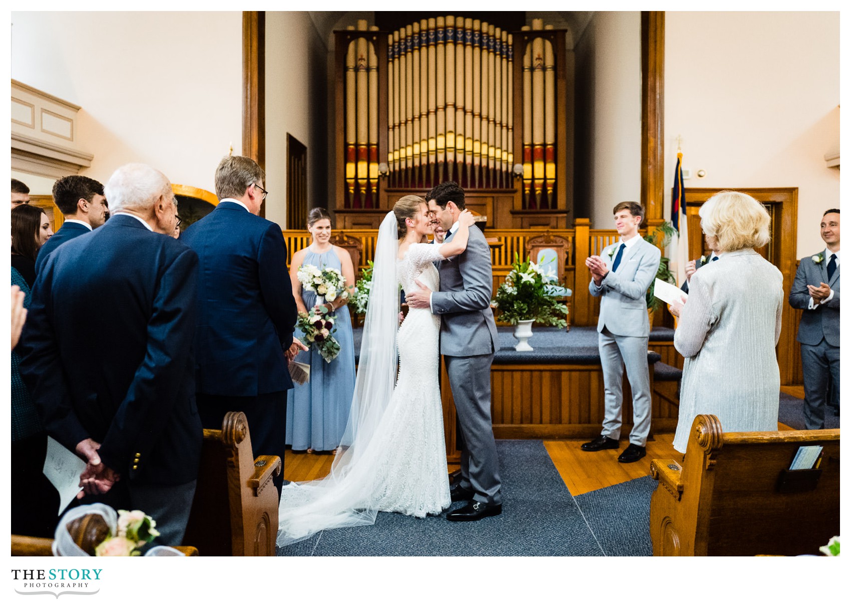 wedding photography at Skaneateles First Baptist Church