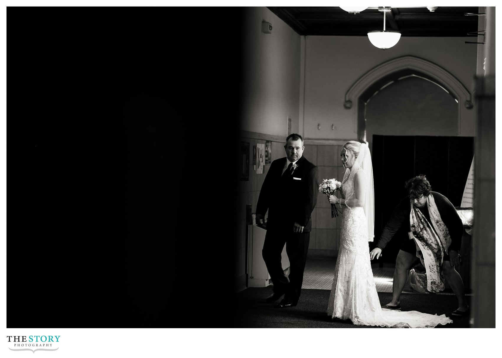 bride waiting for wedding ceremony at Syracuse Cathedral to begin