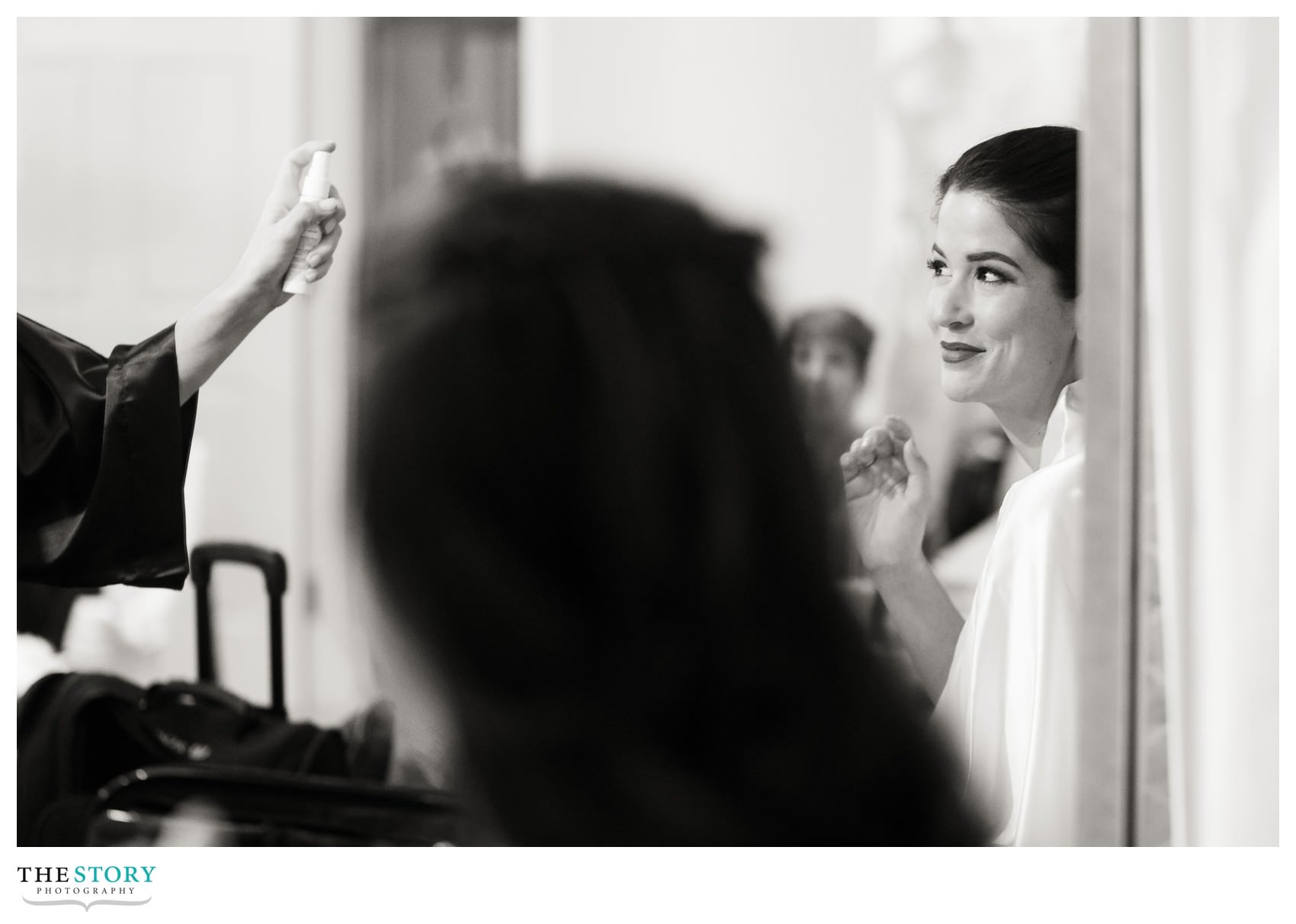 getting ready in the bridal suite for Marriott Syracuse Downtown wedding