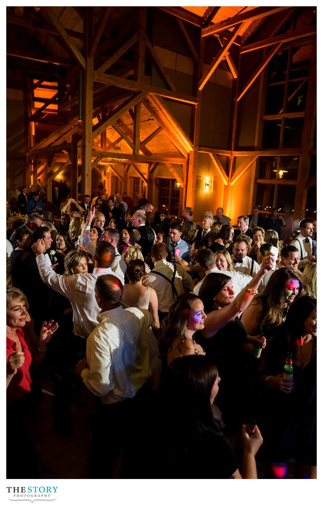 welch-allyn-lodge-wedding-38