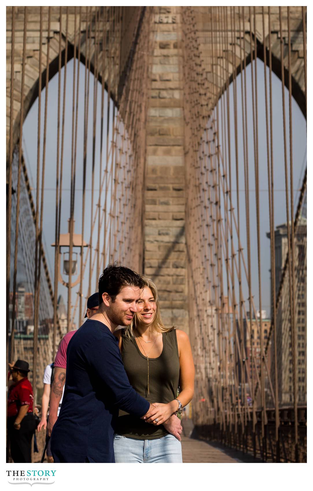 Brooklyn Bridge engagement photo